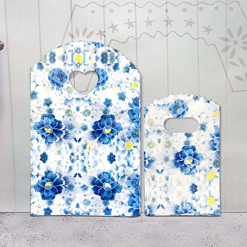 50 teile/los Verschiedene Muster Schmuck Plastiktüte Herzförmigen Ovalen Griffen Mini Geschenkverpackungsbeutel Shop Kleine Einkaufstaschen