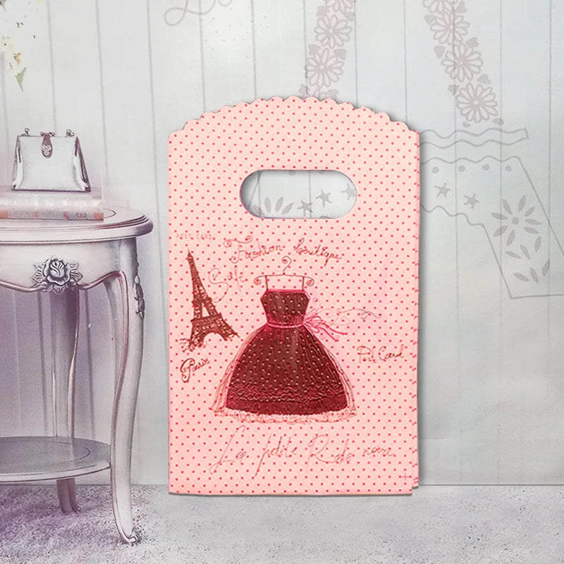 50 teile/los Verschiedene Muster Schmuck Plastiktüte Herzförmigen Ovalen Griffen Mini Geschenkverpackungsbeutel Shop Kleine Einkaufstaschen