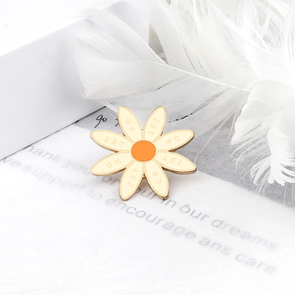 Cute Bee Flower Enamel Pin Funny Chrysanthemum Petal Brooch Women Jeans Coat Lapel Pin Badge Jewelry Gift for Friend New Arrival