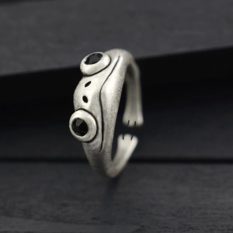 New Vintage Crystal Eye Frog Ring Men Boho Brass Knuckle Animals Anel Masculino Love Rings For Women Girls Fashion Jewelry Gift