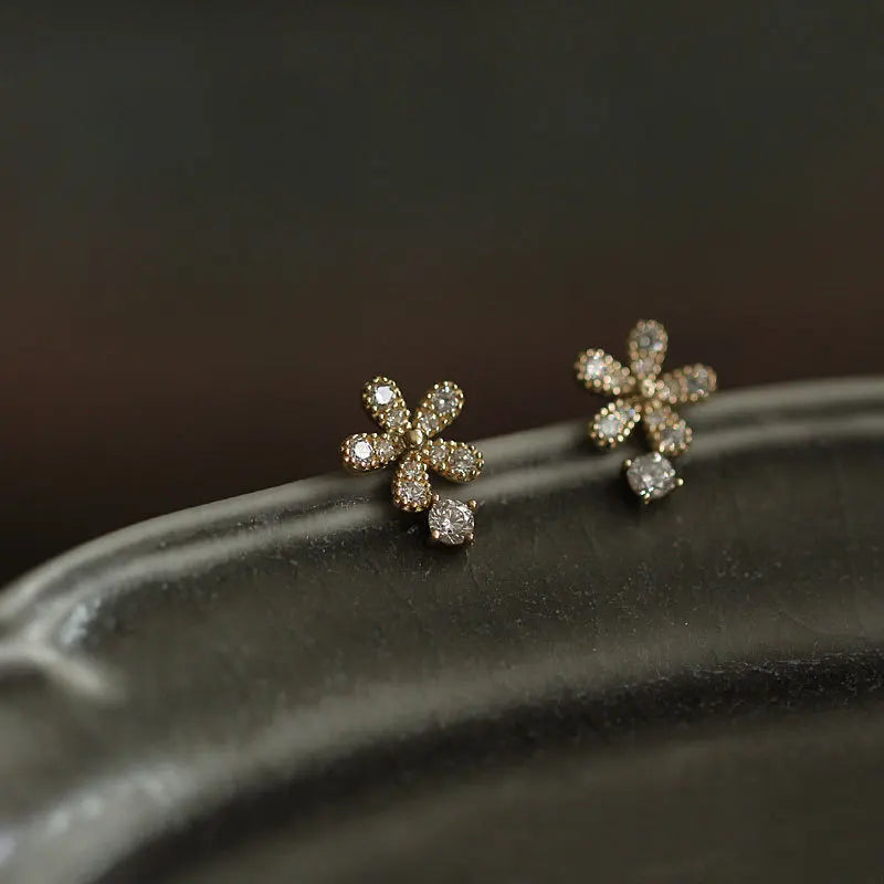 925 Sterling Silver Shiny Crystal Flower Stud Earrings Women Cute Elegant Party Wedding Jewelry Accessories Girlfriend Gifts