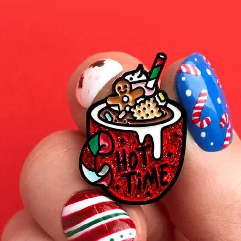 Tasse à café de Noël, arbre de voiture, broche en émail, broche Hot Time, jean, chemise, sac, bijoux de Noël rouge vert, cadeau pour amis et enfants