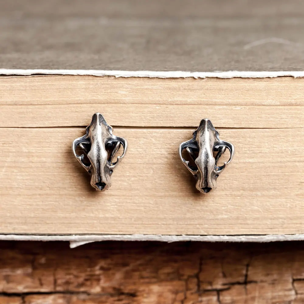 MKENDN Ohrstecker aus 925 Sterlingsilber im kreativen Retro-Stil mit Totenkopf- und Säbelzahntigerkopf-Motiv im Punk-Gothic-Stil für Damen und Herren