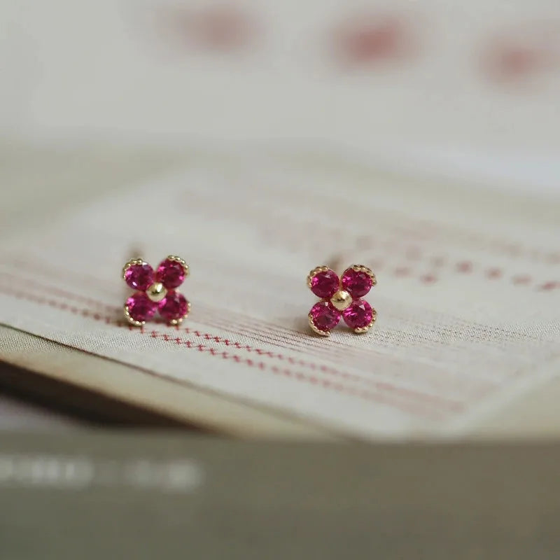 Boucles d'oreilles à tige en argent sterling 925 plaqué or 14 carats avec zircon rouge et jolies petites fleurs pour femme, bijoux de mariage, cadeau