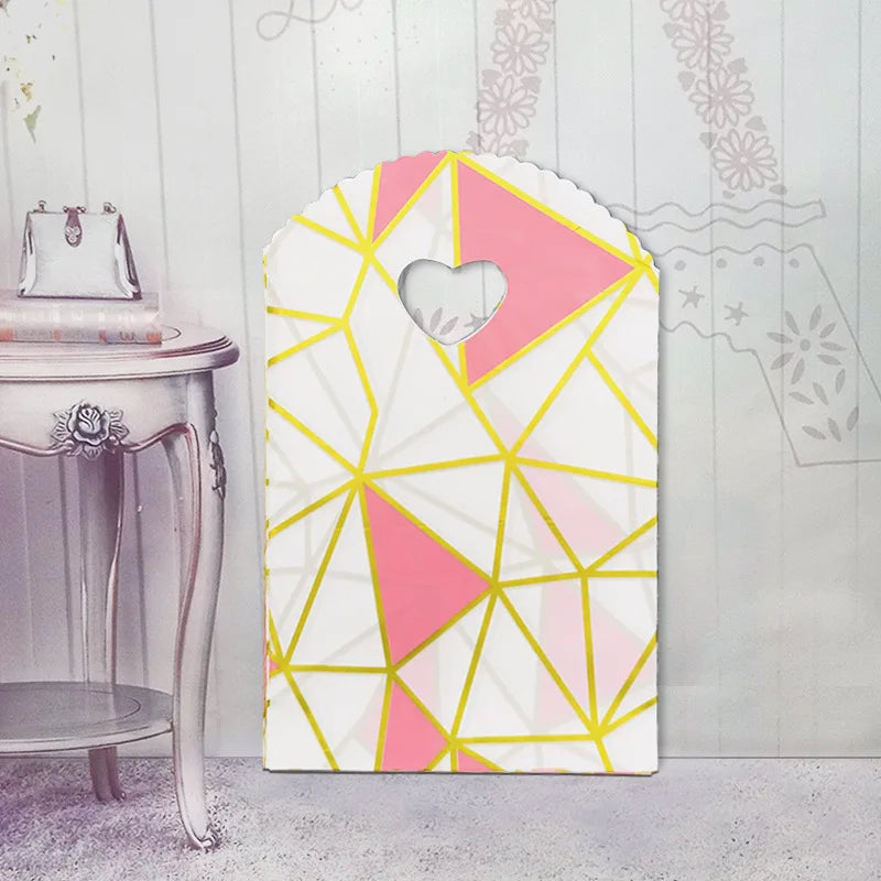 50 teile/los Verschiedene Muster Schmuck Plastiktüte Herzförmigen Ovalen Griffen Mini Geschenkverpackungsbeutel Shop Kleine Einkaufstaschen