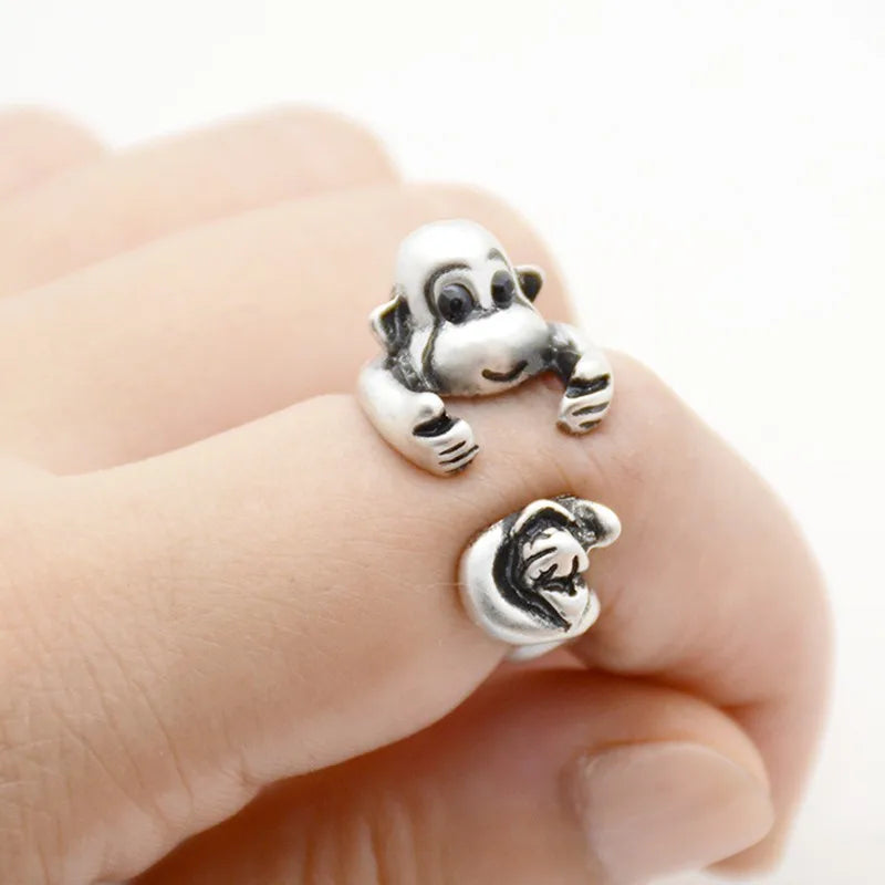 Vintage Colar Handmade Monkey With Banana Ring Punk Animal Anel Masculino Couple Anillos Love Rings For Women Men Jewelry Gifts