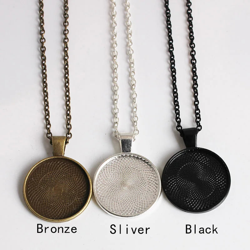 Anatomical brain necklace, human brain anatomy pendant, neurologist gift, biology, medical student gift, neurology pendant