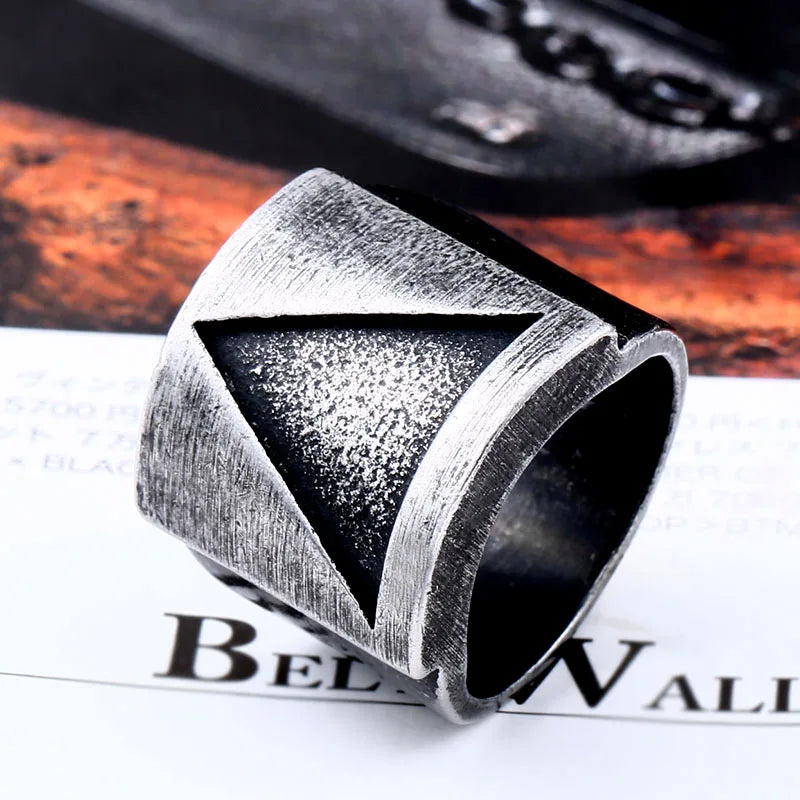 Beier nouveau magasin 316L en acier inoxydable viking triangle graphique mode hommes bague haute qualité vintage bague LLBR8-543R