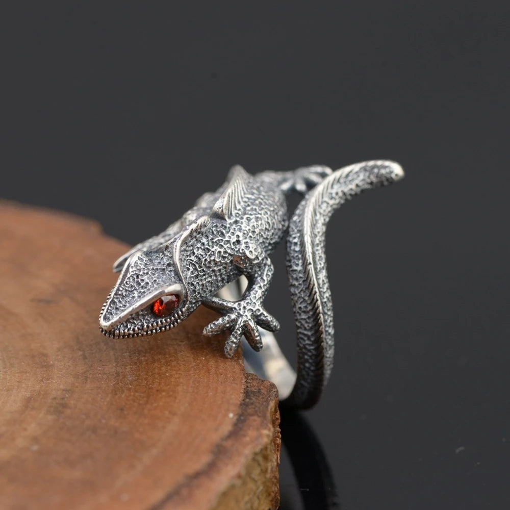 MKENDN Vintage Unique 925 Sterling Silver Chameleon Lizard Ring With Red Eyes For Men and Women Gothic Street Rock Punk Jewelry