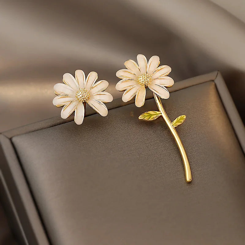 New Spring White Enamel Daisy Flower Vintage Elegant Simple Opening Rings for Women Jewelry Party Gifts