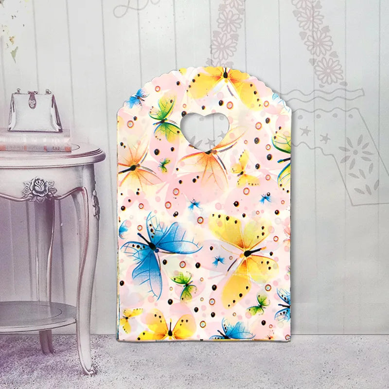 50 teile/los Verschiedene Muster Schmuck Plastiktüte Herzförmigen Ovalen Griffen Mini Geschenkverpackungsbeutel Shop Kleine Einkaufstaschen