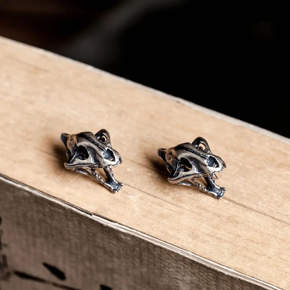 MKENDN Ohrstecker aus 925 Sterlingsilber im kreativen Retro-Stil mit Totenkopf- und Säbelzahntigerkopf-Motiv im Punk-Gothic-Stil für Damen und Herren