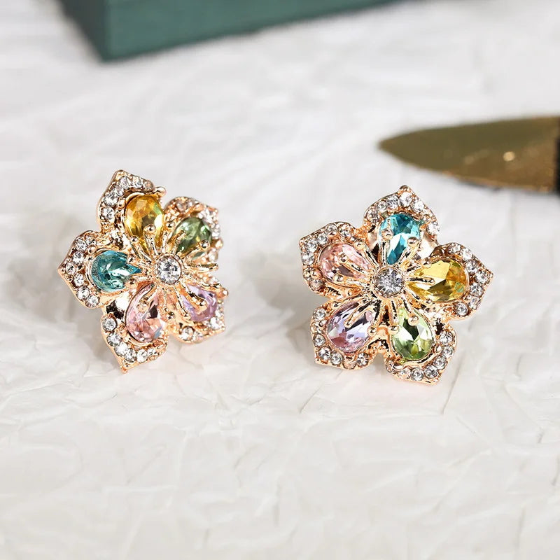 Female Luxury Crystal Zircon Stud Earrings Vintage Flowers Christmas Snowflakes Temperament Earrings Girl New Year Jewelry Gifts