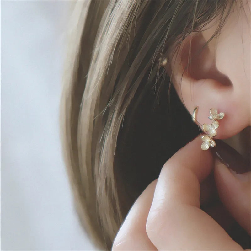 Boucles d'oreilles en argent sterling 925 avec petites fleurs françaises pour femmes, bijoux de luxe, légers, pour fête de mariage, cadeau pour petite amie