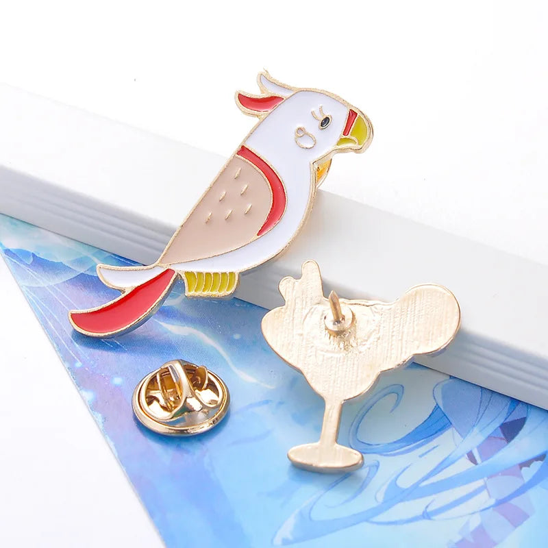 Fashion Summer Juice Drink Parrot Birds Cocktail Enamel Brooches Shirt Jackets Collar Lapel Pins Backpack Badge Holiday Jewelry