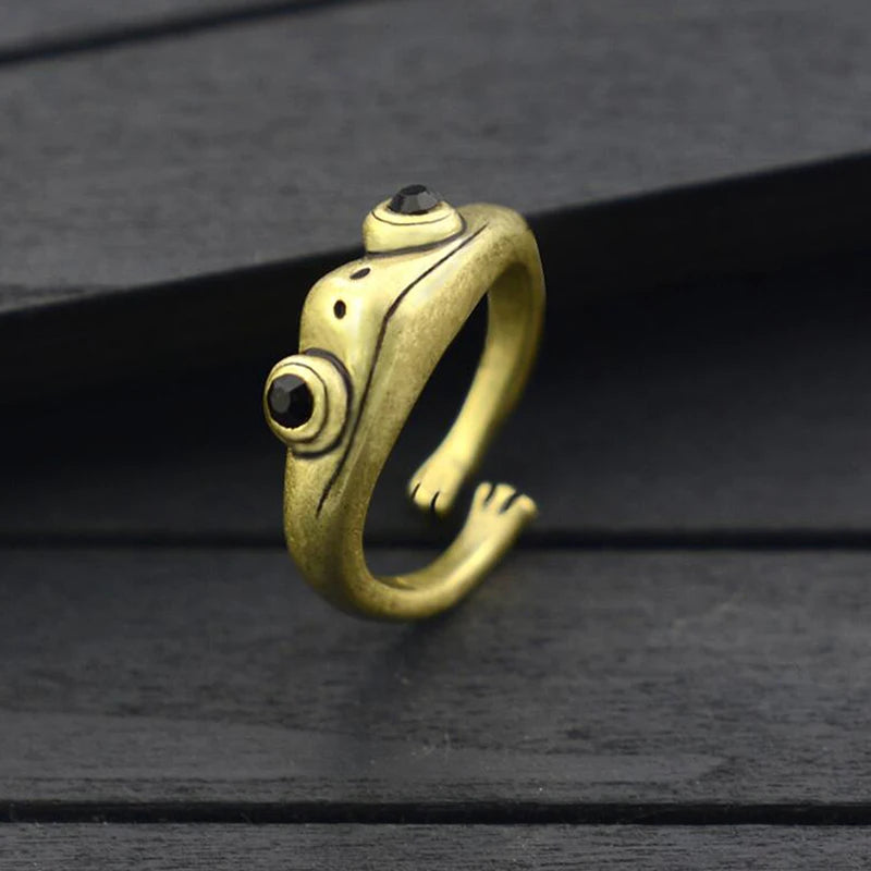 New Vintage Crystal Eye Frog Ring Men Boho Brass Knuckle Animals Anel Masculino Love Rings For Women Girls Fashion Jewelry Gift
