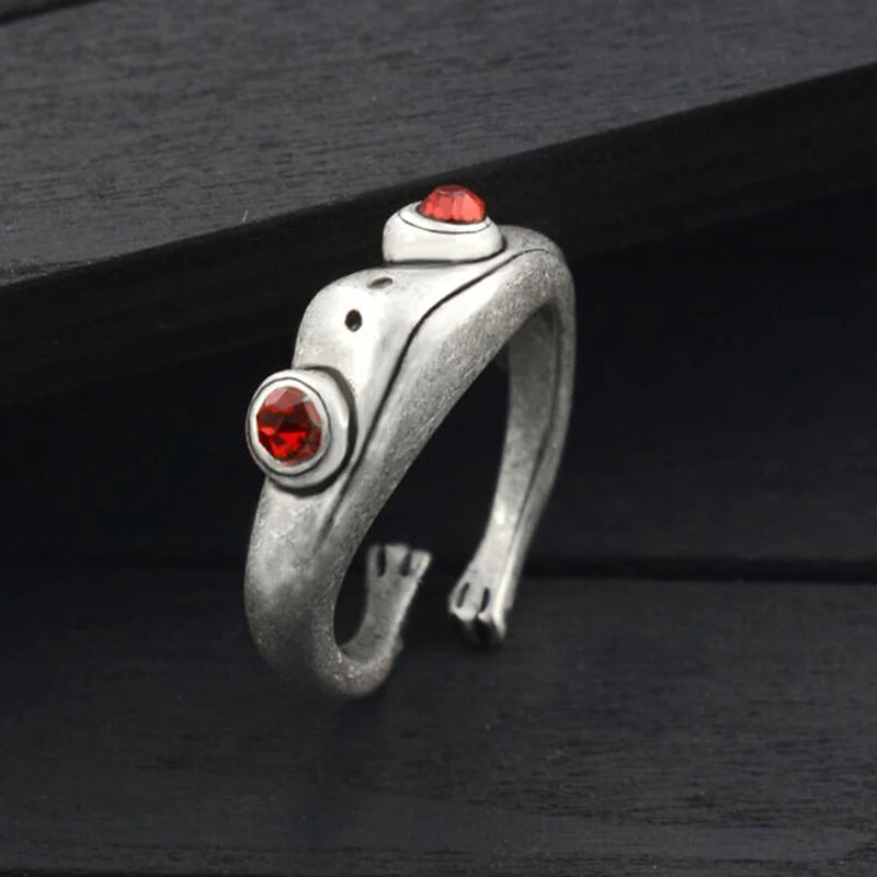 New Vintage Crystal Eye Frog Ring Men Boho Brass Knuckle Animals Anel Masculino Love Rings For Women Girls Fashion Jewelry Gift