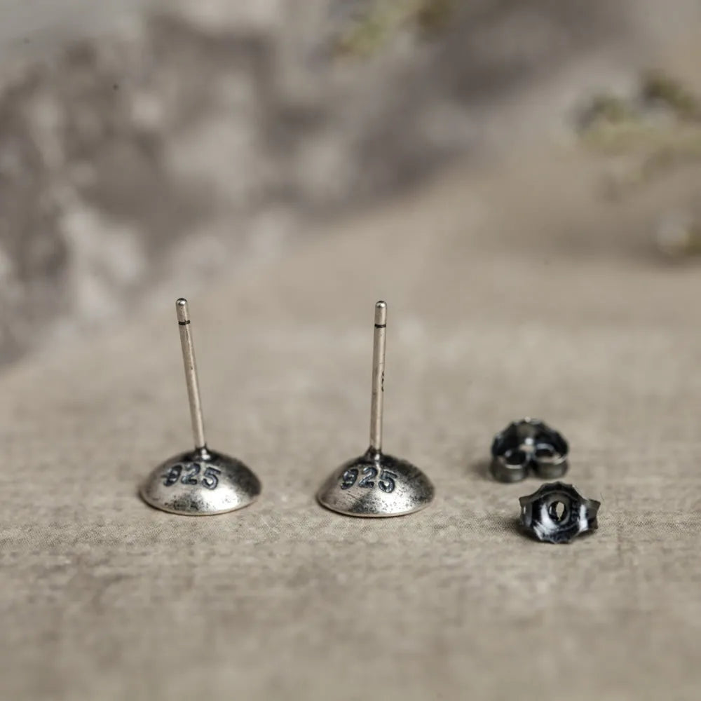 MKENDN Ohrringe aus 925 Sterling Silber, konkav, rund, mit Nieten, hypoallergen, schlicht, personalisierbar, Punk-Stil, Streetstyle-Ohrstecker für Herren