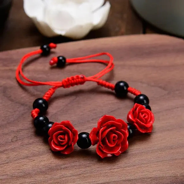 Koreanisches Armband mit roter Rose und Imitationsperlen für Damen, luxuriöses Armband mit Zirkonia-Blumen und Schmetterlingen, verstellbarer Armreif, Hochzeitsschmuck