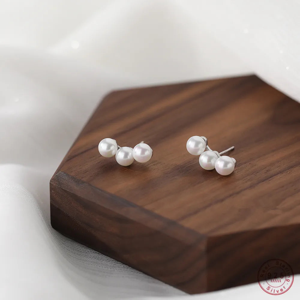 Ohrstecker aus 925er Sterlingsilber, französischer Retro-Stil, drei Perlen, eleganter, schlichter Hochzeitsschmuck für Frauen