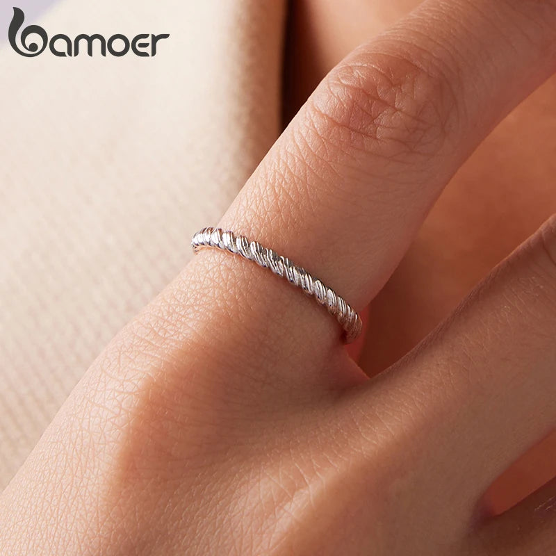 Bamoer 925 Sterling Silber Gedrehter, geflochtener offener Ring Trendiger Stapelbarer Kreuzring für Damen und Teenager Minimalistisches Alltagsgeschenk 2,2 mm
