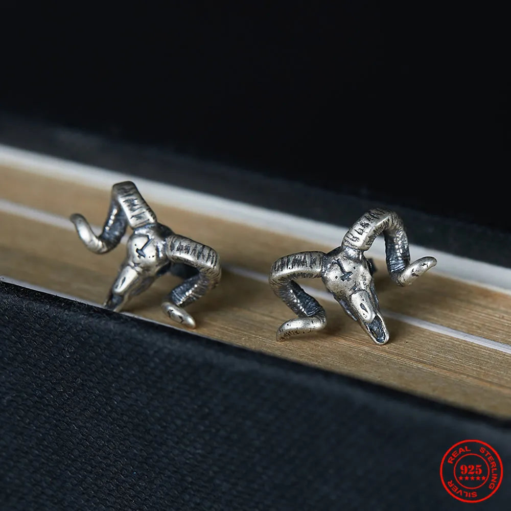 MKENDN 925 Sterling Silber Kreative Retro Ziegenkopf-Ohrstecker Trendiger Street Gothic Stil Für Männer und Frauen Dunkler Schmuck