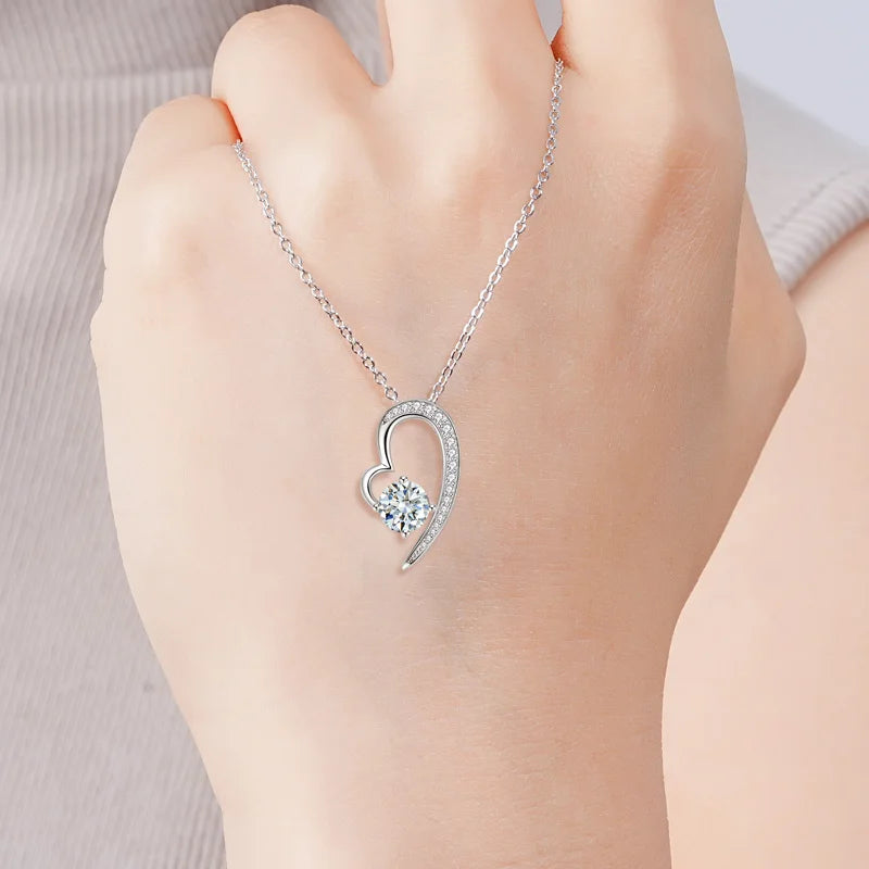 OXTAO GRA 1.0ct Moissanite Heart Shape Pendant Necklace Female Jewelry Real 925 Silver Clavicle Chain Necklace Fine Jewelry Gift