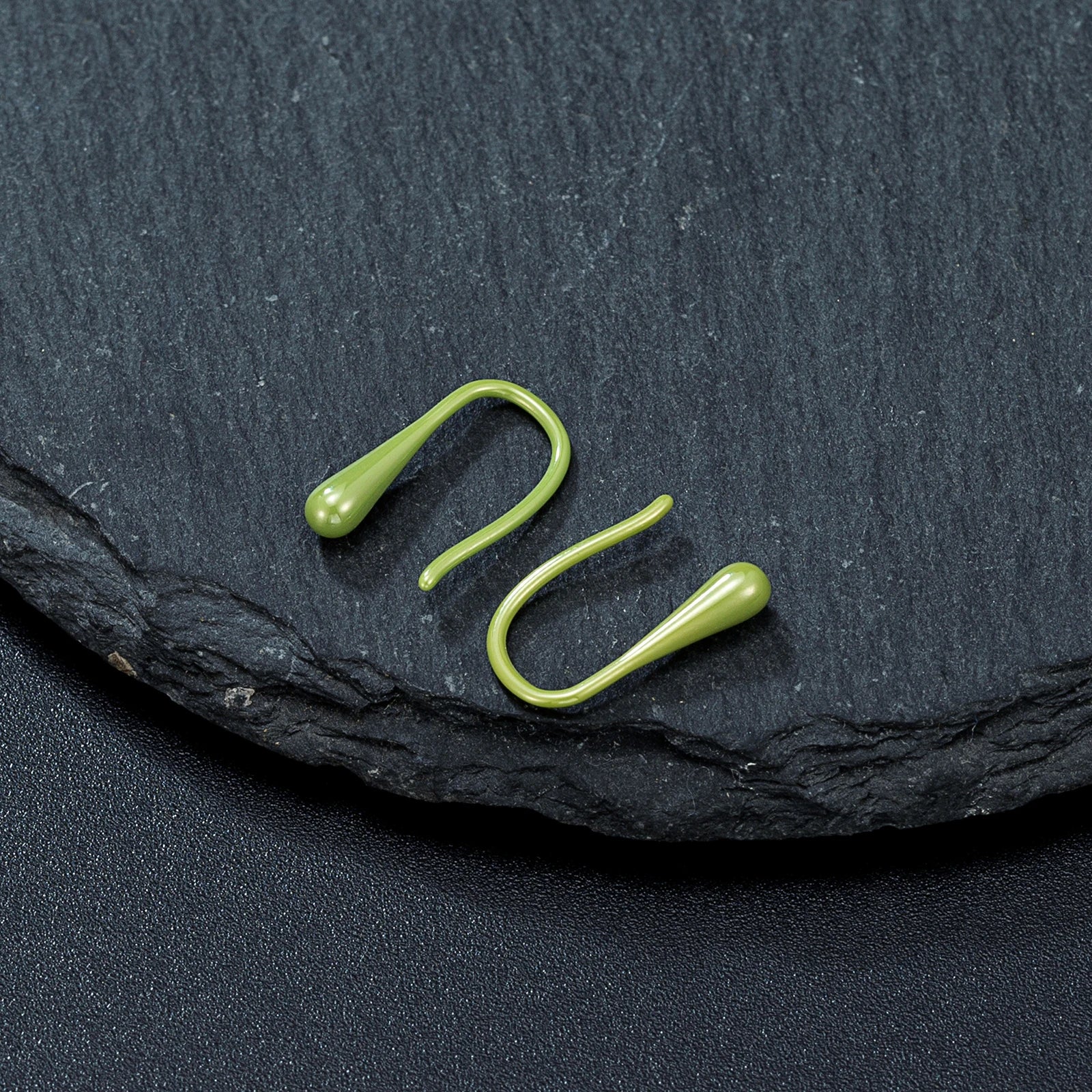 MKENDN Ohrringe aus farbiger Biokeramik in Tropfenform, U-förmig, schlicht und elegant, Retro-Schmuck, Geschenkidee für Partys und Geburtstage