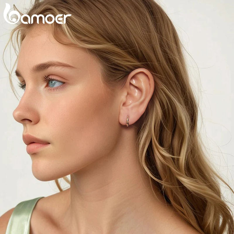 BAMOER Massive 925 Sterling Silber Glücksklee-Ohrringe, kleine geometrische Creolen für Frauen BSE1121