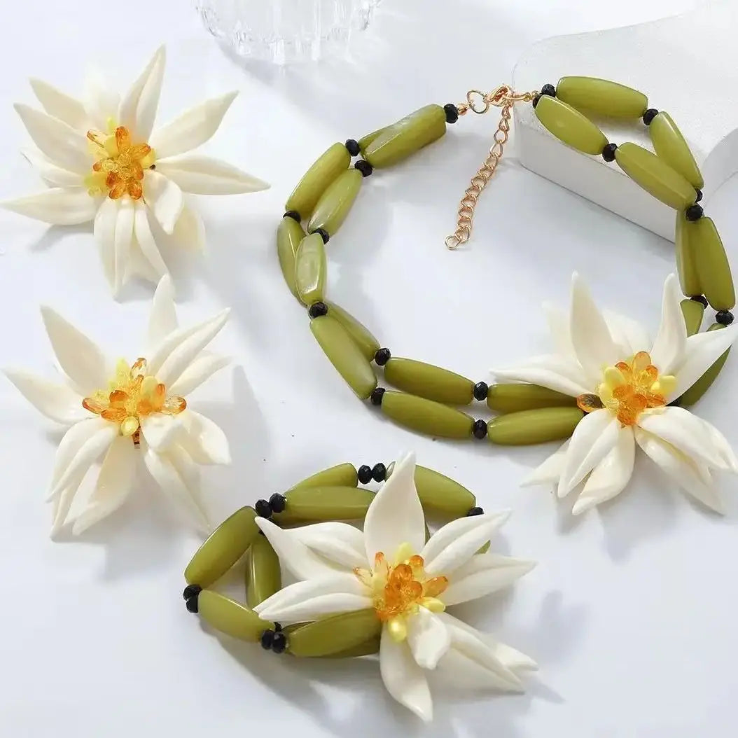 ZAA Bohemian Handmade Beaded Large Flower CharmBracelet