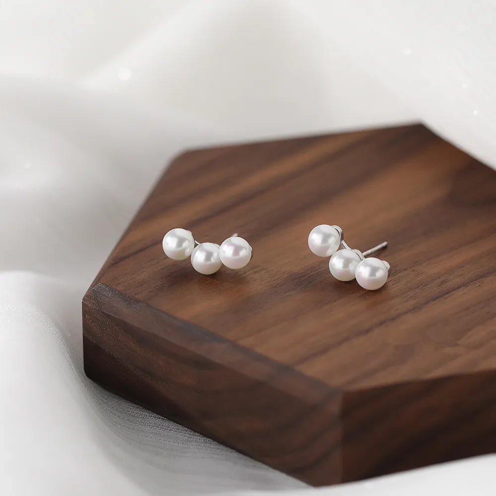 Ohrstecker aus 925er Sterlingsilber, französischer Retro-Stil, drei Perlen, eleganter, schlichter Hochzeitsschmuck für Frauen