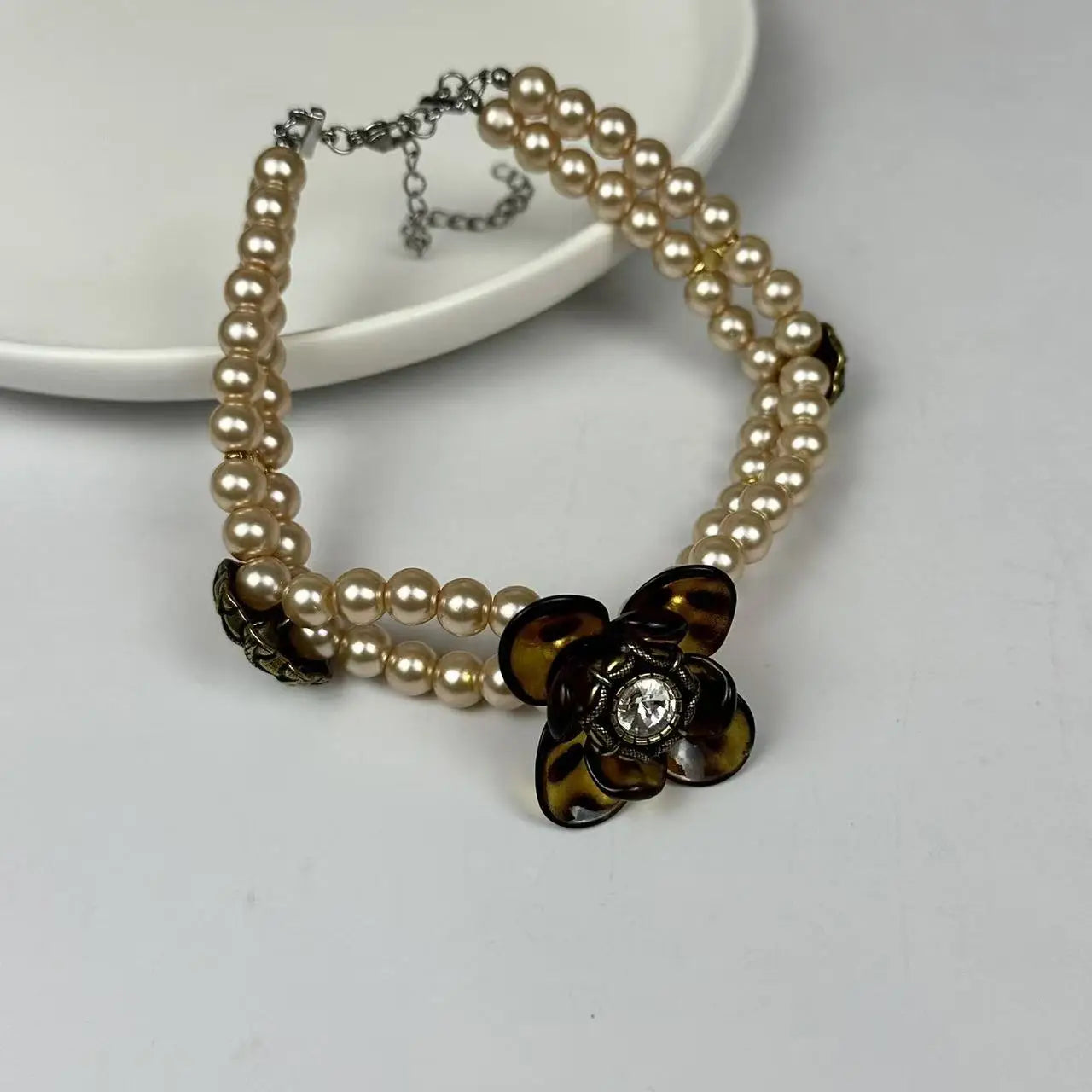 2025 New Leopard Print Heart-shaped Pearl Beaded Necklace