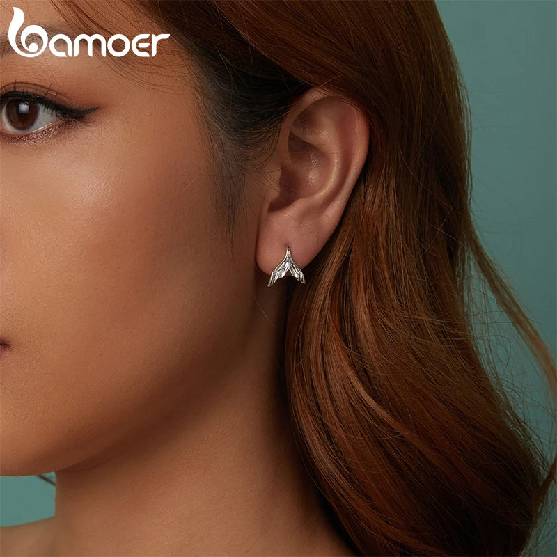 BAMOER Ohrstecker Meerjungfrauenschwanz aus massivem 925er Sterlingsilber, minimalistischer kleiner Ohrstecker für den Alltag für Frauen, Modeschmuck SCE1807