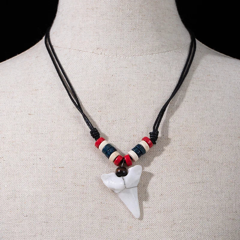 Fashion Retro Imitation Shark Tooth Pendant Necklace Men Women Ethnic Style Bohemian Necklaces Party Gift Jewelry Accessories