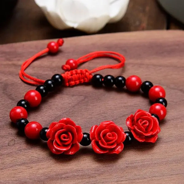 Koreanisches Armband mit roter Rose und Imitationsperlen für Damen, luxuriöses Armband mit Zirkonia-Blumen und Schmetterlingen, verstellbarer Armreif, Hochzeitsschmuck