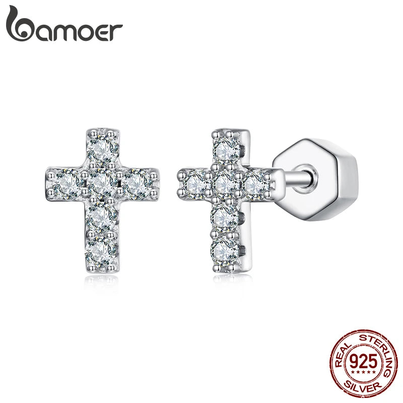 Boucles d'oreilles en forme de croix en moissanite plaquée or blanc BAMOER pour femmes, petites boucles d'oreilles à clous en argent sterling 925 avec croix religieuse