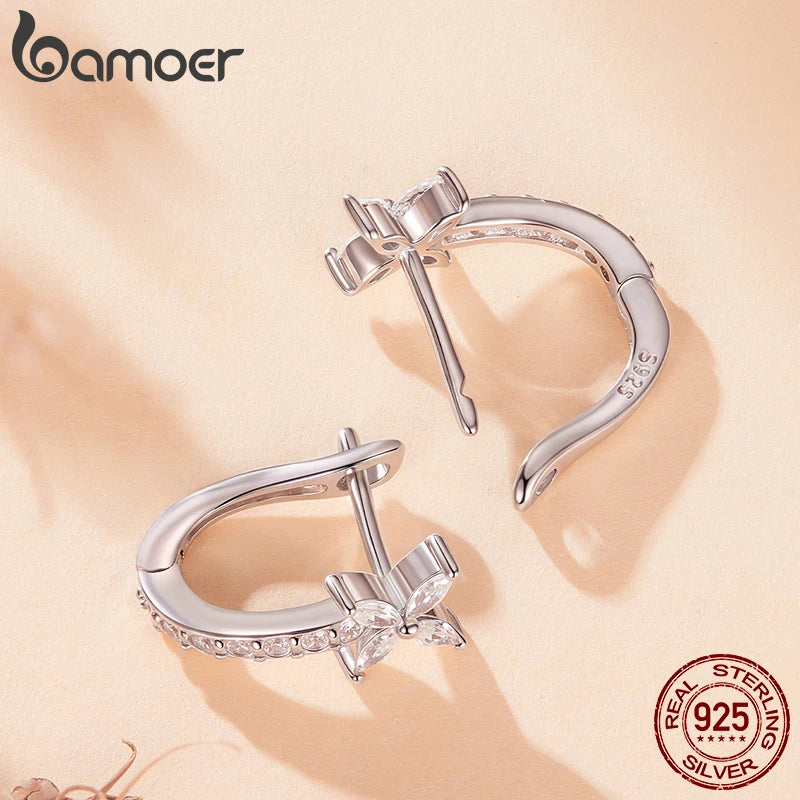 BAMOER Ohrringe in U-Form mit Herbstblättern, besetzt mit Zirkonia-Kleeblatt, romantischer Verlobungsschmuck