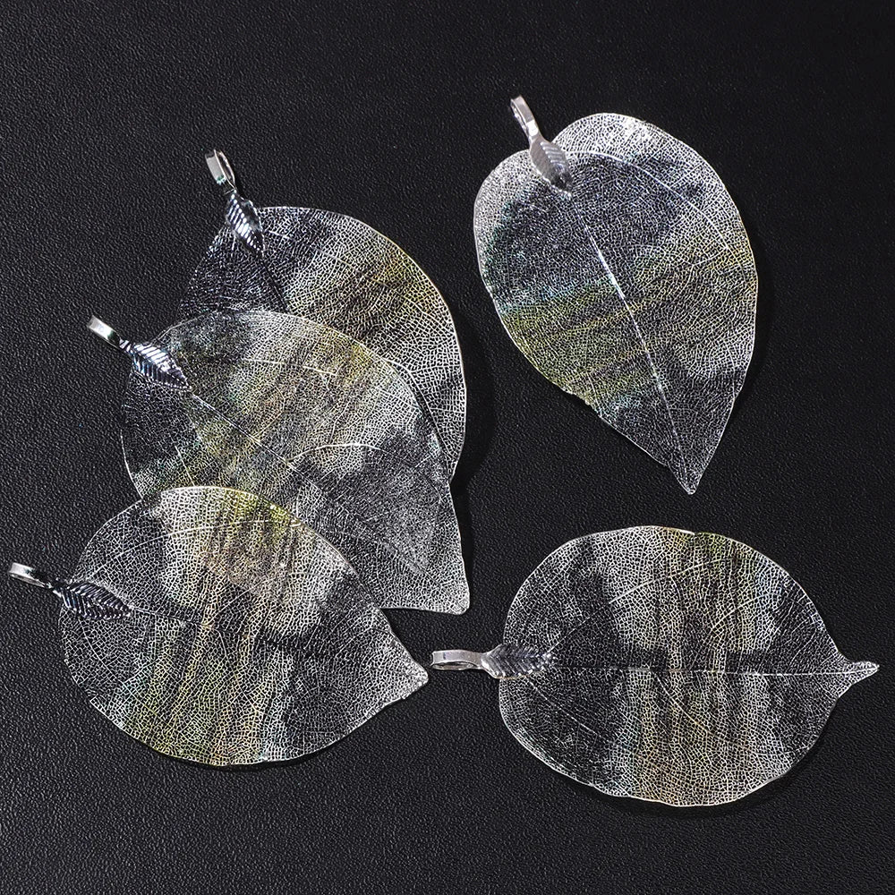 Pendentif en métal avec de véritables feuilles naturelles multicolores, idéal pour la création de bijoux (boucles d'oreilles, colliers, etc.) - Lot de 5