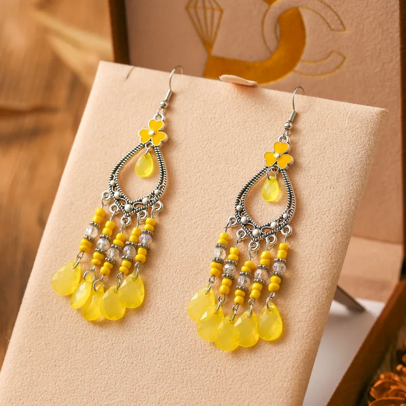 Neue böhmische Ohrringe mit langen Reisperlen in Tropfenform für Damen, ethnisch-retro, tropfenförmig, hohl, baumelnd, Schmuck für Urlaub und Party