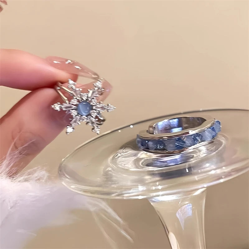 Delicate Blue Zircon Snowflake Open Rings For Women Trendy Blue Irregular Stone Finger Ring Christmas Party Jewelry Accessories