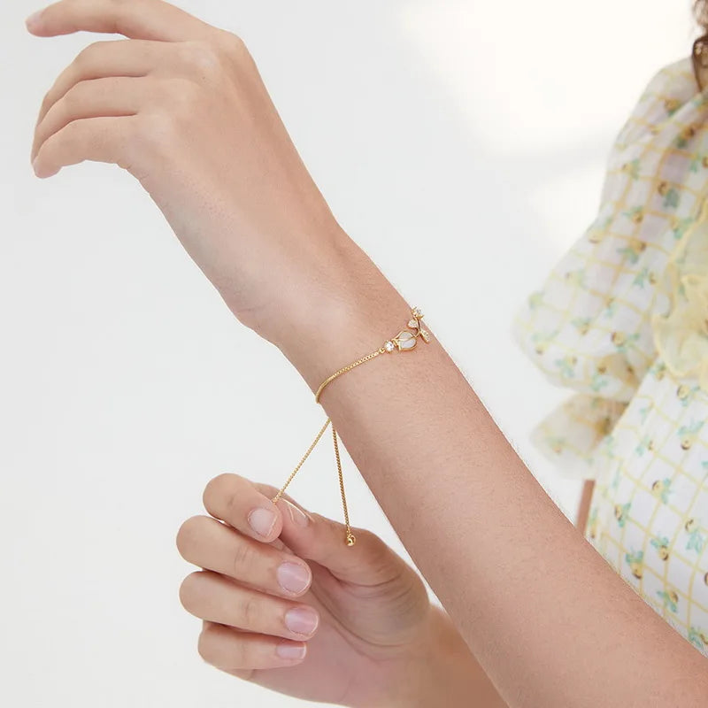 Koreanisches, leichtes Luxus-Tulpenblütenarmband für Damen, glänzendes Zirkonia-Opal-Perlen-Rosen-Charm-Armband, verstellbarer Anhänger, trendiger Schmuck