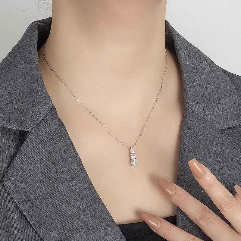PERFANY 1.8CT Moissanite Necklace for Women S925 Pure Silver 3-Stone Laboratory Cultivated Diamond Pendant Luxury Jewelry Gift - Madeinsea©