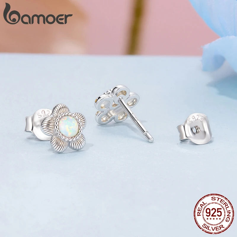 BAMOER Ohrstecker aus massivem 925er Sterlingsilber mit Opalblume für Damen und Teenager – hypoallergen, klein, süß und zierlich