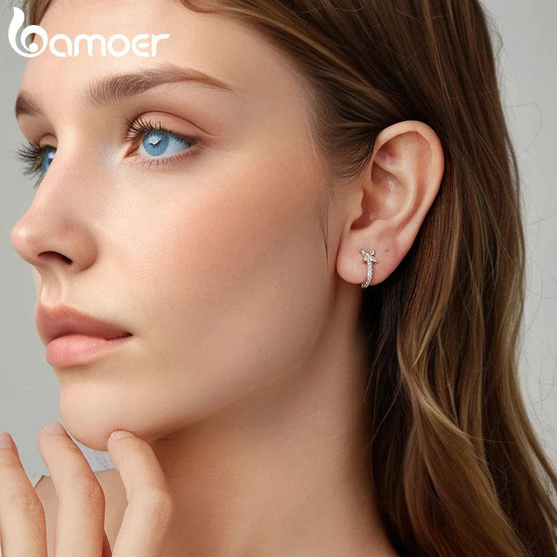 BAMOER Ohrringe in U-Form mit Herbstblättern, besetzt mit Zirkonia-Kleeblatt, romantischer Verlobungsschmuck