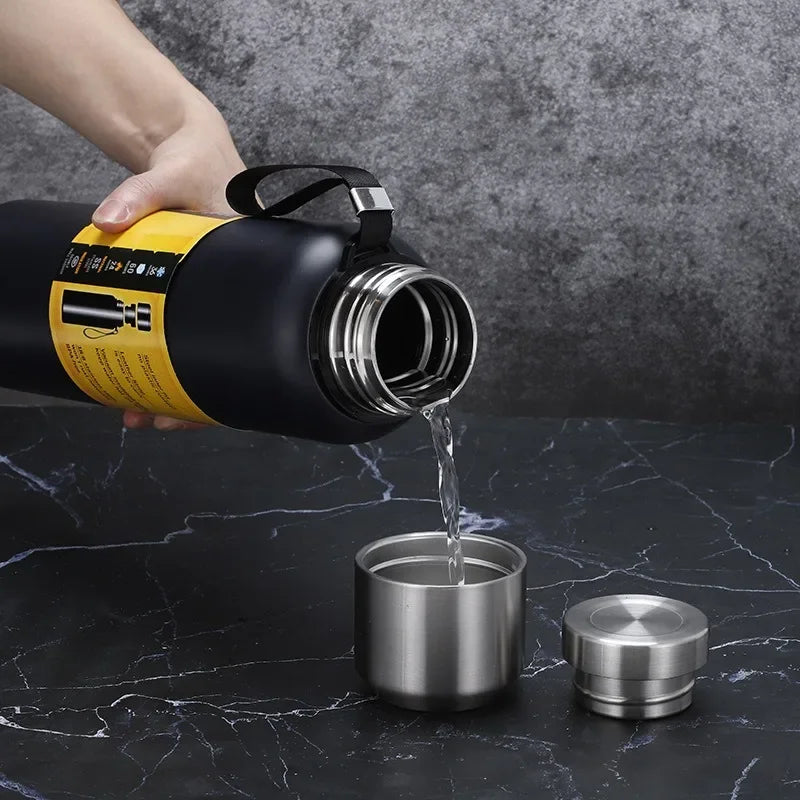 Large-capacity Thermos Cup 304 Stainless Steel Outdoor Portable Mountaineering Sports Water Bottle with Rope 500/750/1000/1500ml