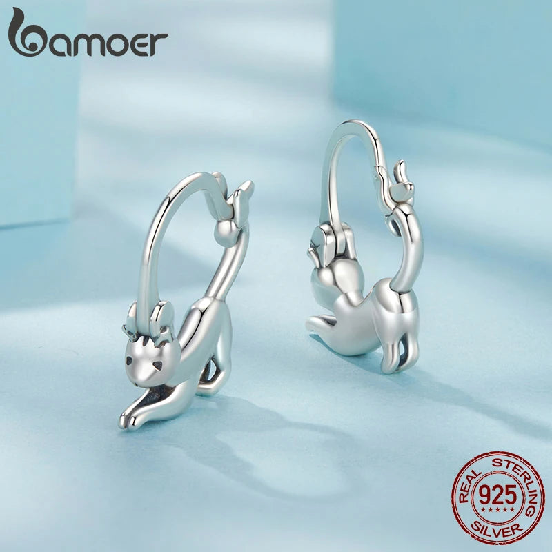 BAMOER Niedliche Katzenohrringe aus 925er Sterlingsilber – Kleine Katzenohrringe – Huggie-Creolen – Schmuckgeschenk für Frauen, Teenager und Katzenliebhaberinnen