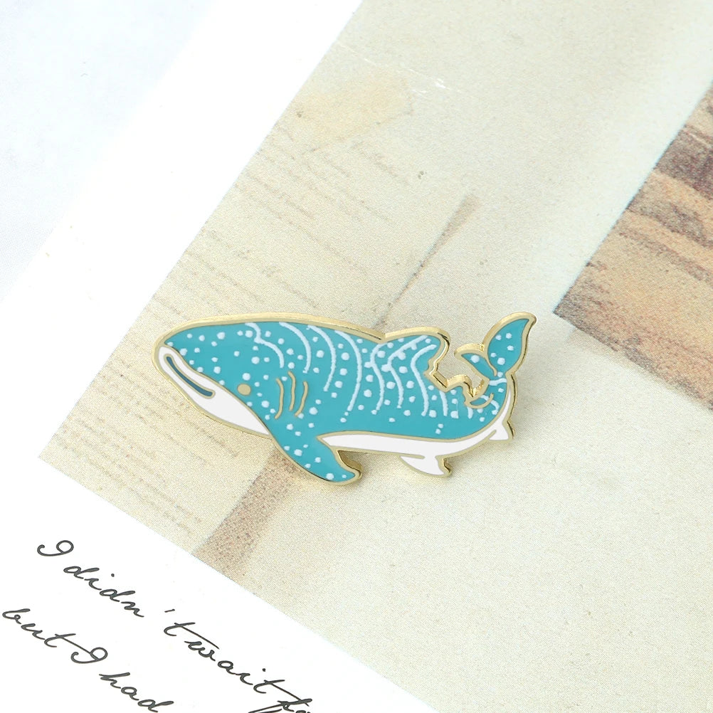Cute Blue Whale Brooch Personality Marine Life Enamel Pins Animal Lover Lapel Pin Badges Decoration Jewelry Gift for Friend