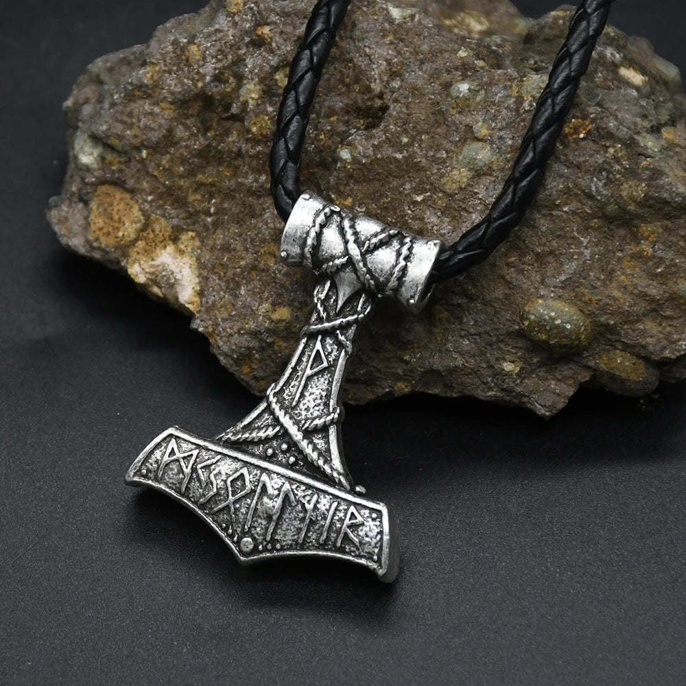 Viking Thor Hammer Necklace Men's Charms Mjolnir Vintage Runes Pendant Necklace Celts Knot Talisman Jewelry Wholesale
