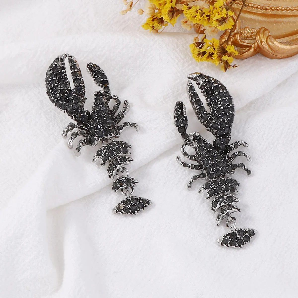 ZAA Personalized Trendy Ocean Vacation Style Exaggerated Alloy Lobster Earrings