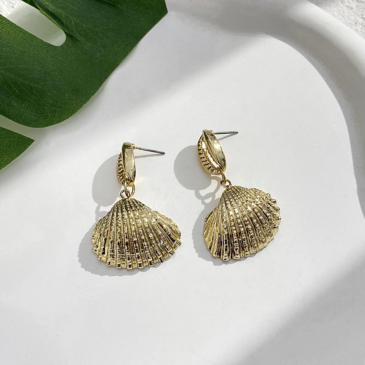 Bohemian Shell Conch Rattan Knit Drop Earrings for Women Gold Color Geometric Round Irregular Earrings Summer Beach Jewelry